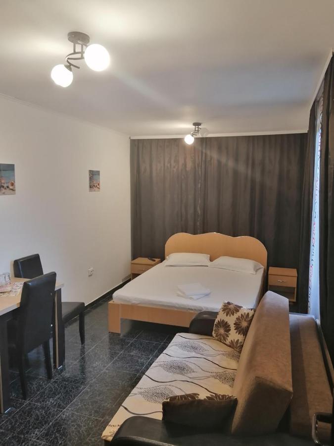 Casa Alexandru Hotel Două Mai Kültér fotó