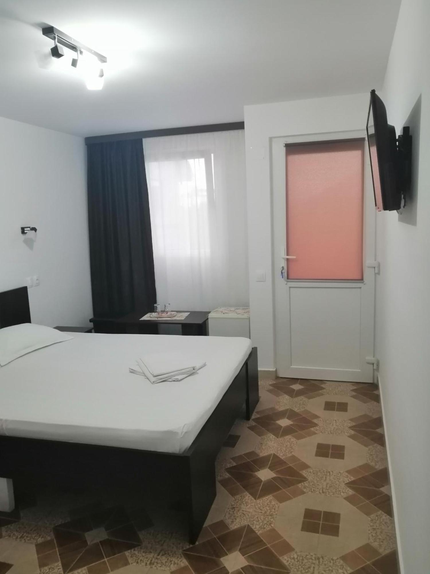 Casa Alexandru Hotel Două Mai Kültér fotó